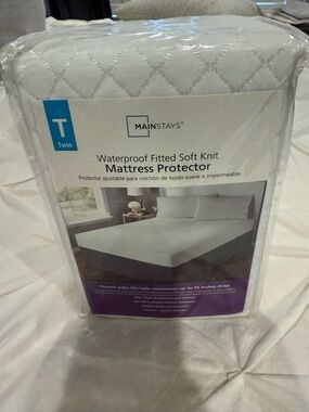 Mainstays White Waterproof Fitted Soft Knit Mattress Protector - Twin